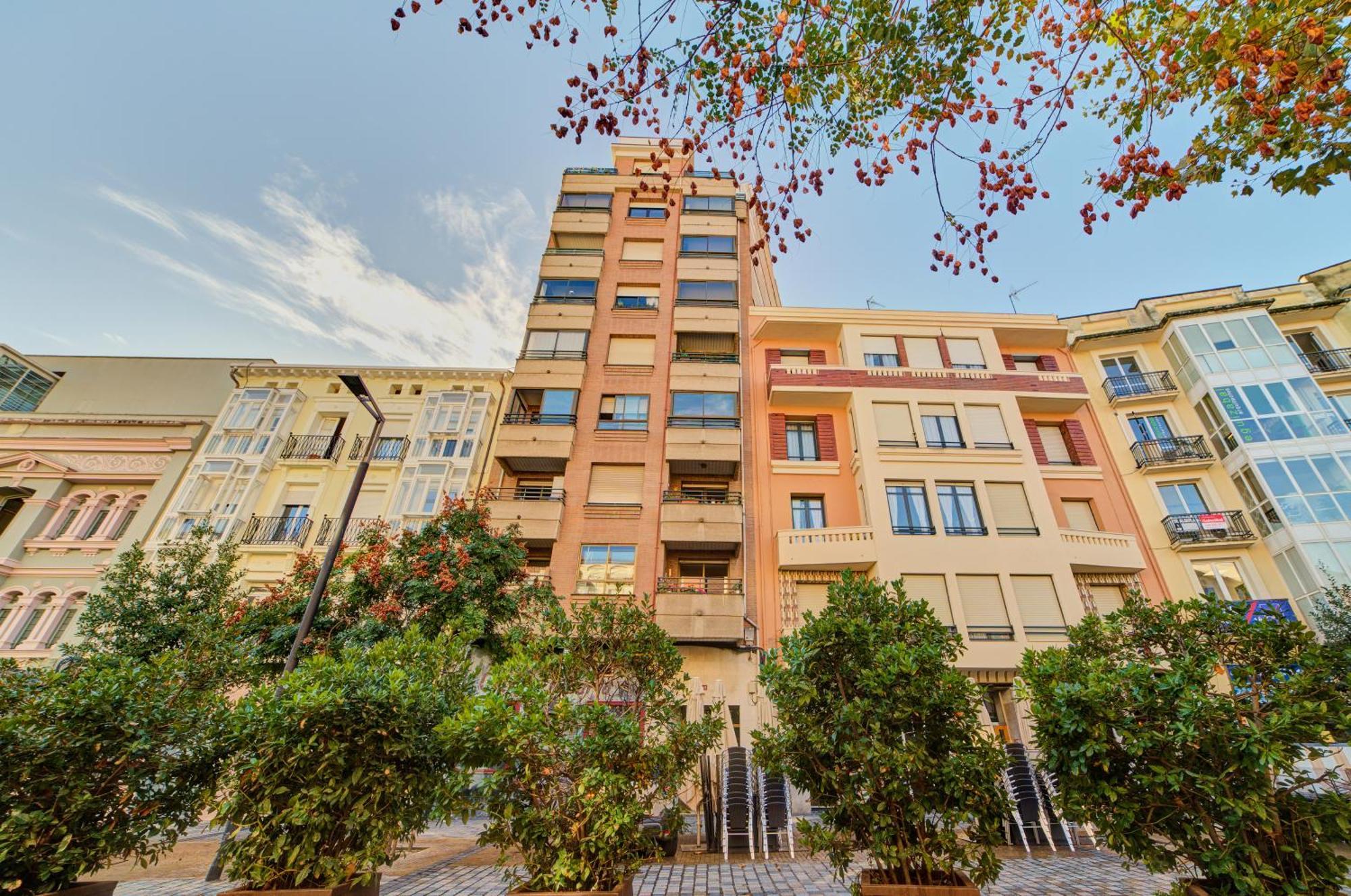 Apartamento Breton De Los Herreros Logrono Luaran gambar
